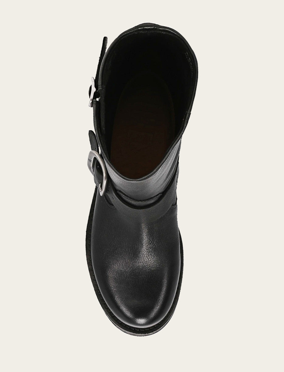 Black Boots Frye Veronica Flex Short