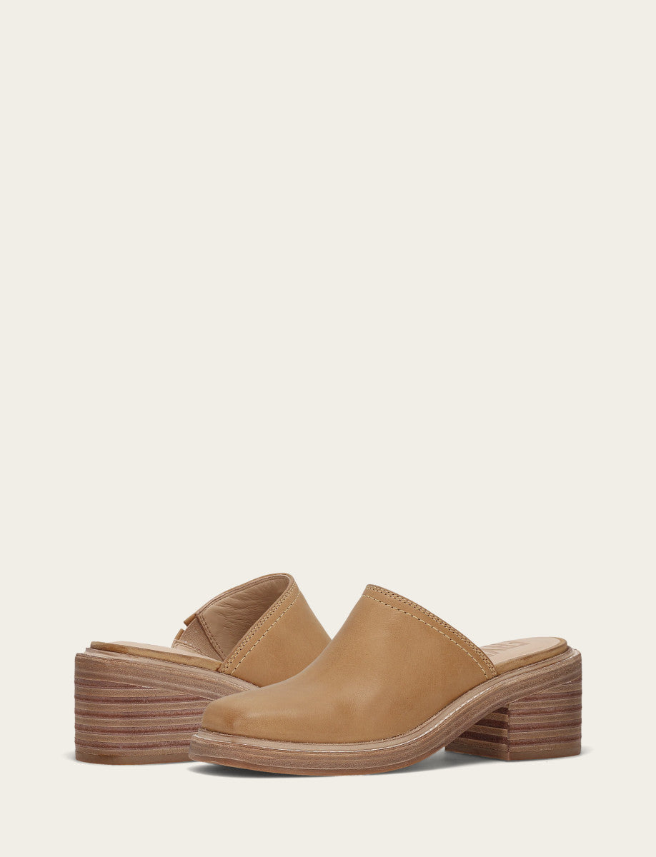 Banana Flats & Mules Frye Kate Mule