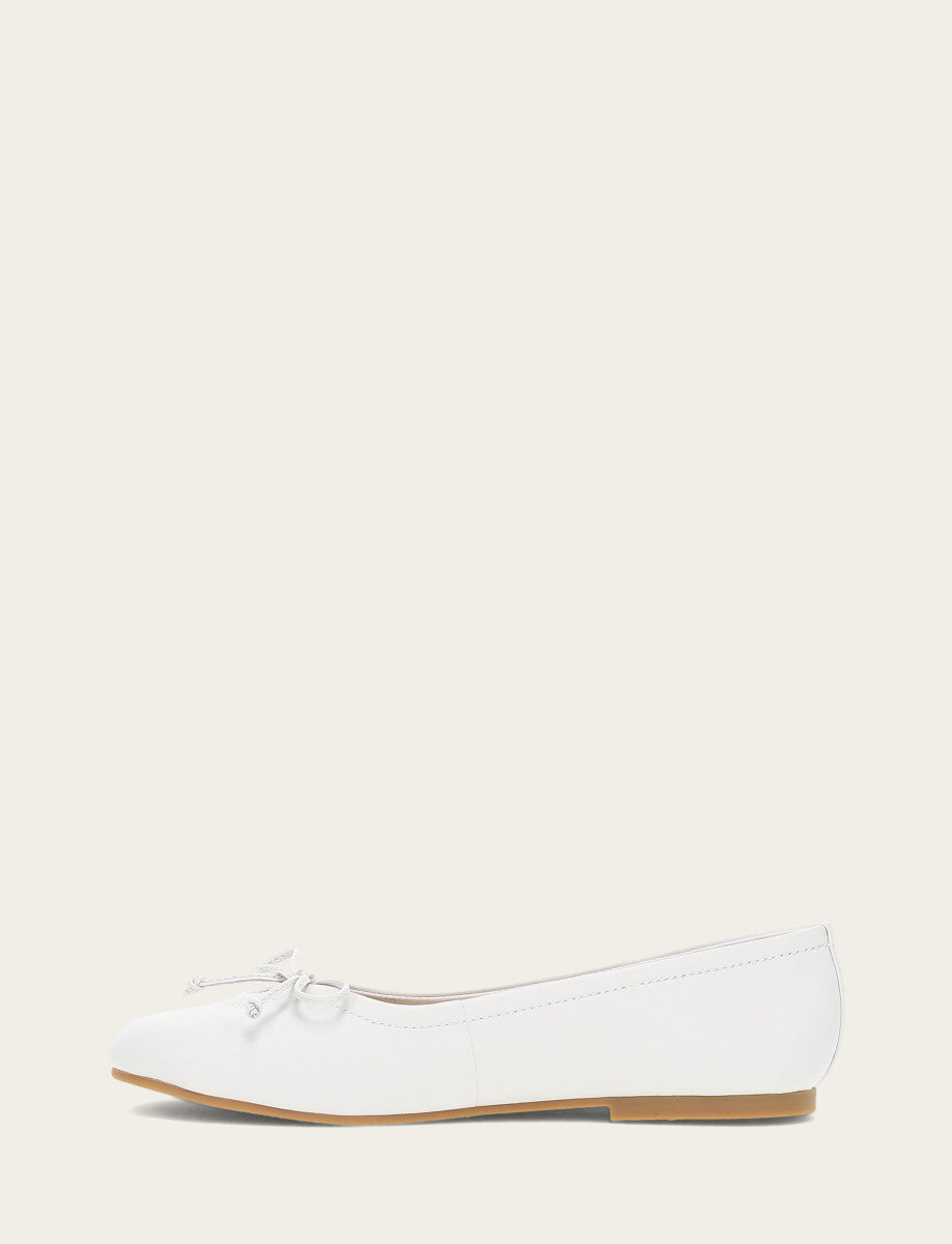 White Flats & Mules Frye Women's White Emma Ballet Flats