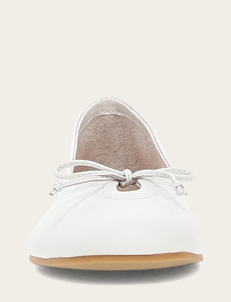 White Flats & Mules Frye Women's White Emma Ballet Flats