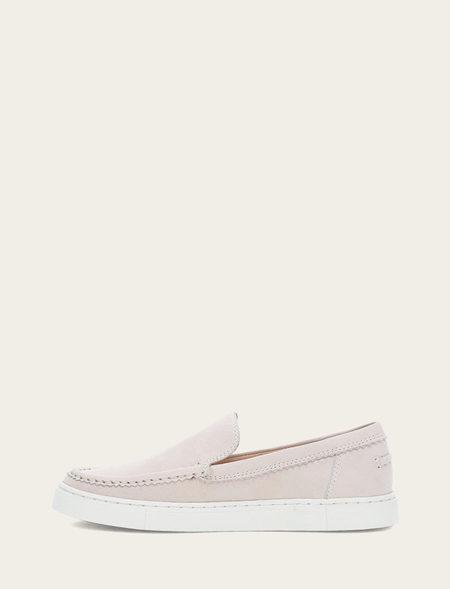 Ivory Flats & Mules Frye Women's Ivory Ivy Venetian Loafers