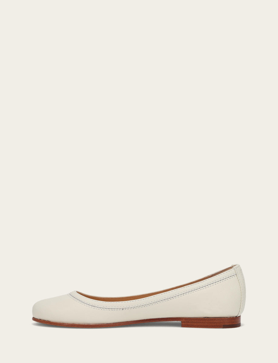 White Flats & Mules Frye Women's White Carson Ballet Flats
