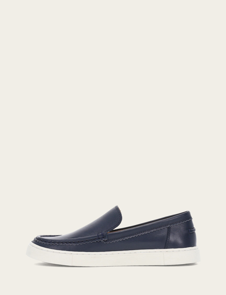 Navy Flats & Mules Frye Women's Navy Ivy Venetian Loafers
